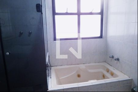 Banheiro de apartamento para alugar com 1 quarto, 35m² em Centro, São Vicente
