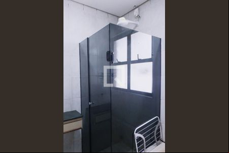 Banheiro de apartamento para alugar com 1 quarto, 35m² em Centro, São Vicente