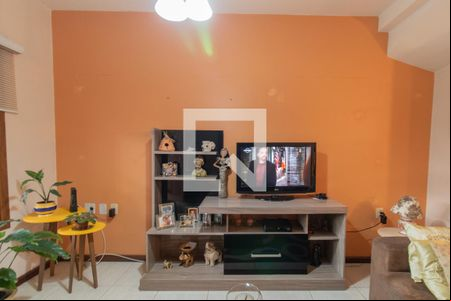 Sala de casa à venda com 2 quartos, 128m² em Vila Nova, Porto Alegre
