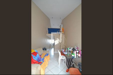 Sala de casa à venda com 2 quartos, 71m² em Campo Novo, Porto Alegre