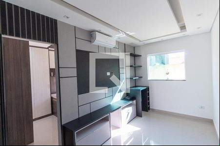 Sala de casa de condomínio à venda com 2 quartos, 65m² em Vila Nhocune, São Paulo