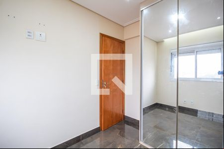 Quarto 1 de apartamento para alugar com 2 quartos, 42m² em Jaguaribe, Osasco
