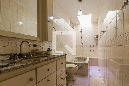 Casa à venda com 3 quartos, 360m² em São Geraldo, Porto Alegre