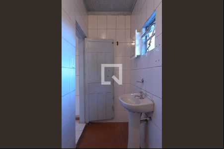 banheiro social_4 de casa para alugar com 2 quartos, 30m² em Vila Moraes, São Paulo