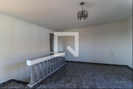 Sala de casa à venda com 6 quartos, 129m² em Jardim Mirante, Várzea Paulista