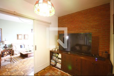 Sala TV de casa para alugar com 6 quartos, 300m² em Vila Mariana, São Paulo