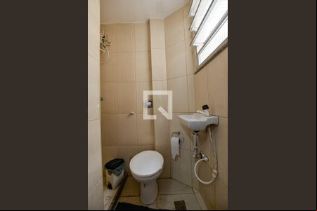 Banheiro de kitnet/studio para alugar com 1 quarto, 12m² em Centro, Niterói