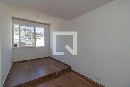 Sala de apartamento à venda com 1 quarto, 65m² em Moneró, Rio de Janeiro