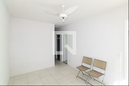 Sala de casa de condomínio para alugar com 2 quartos, 51m² em Campo Grande, Rio de Janeiro