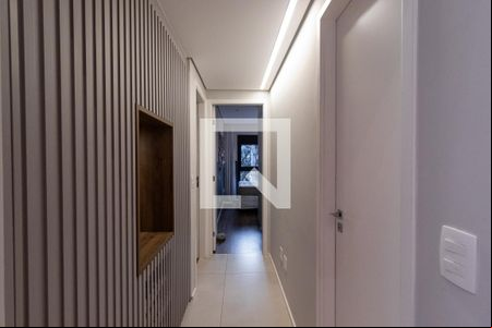 Corredor para os quartos de apartamento para alugar com 2 quartos, 120m² em Vila Olímpia, São Paulo