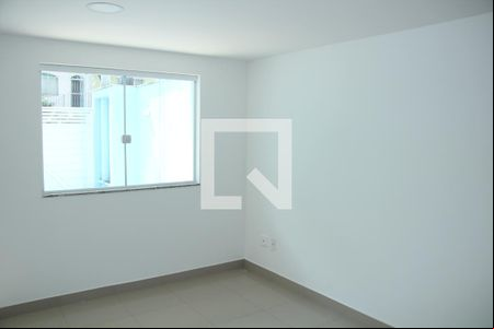 sala de casa para alugar com 2 quartos, 80m² em Jardim Jasmim, Nova Iguaçu
