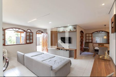 Sala  de casa para alugar com 4 quartos, 360m² em Santa Amélia, Belo Horizonte