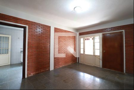 Sala de casa para alugar com 8 quartos, 268m² em Santa Mônica, Uberlândia