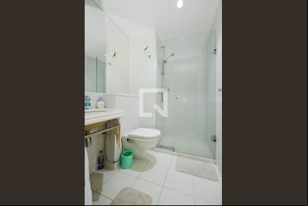 Banheiro de apartamento à venda com 1 quarto, 32m² em Centro, Guarulhos