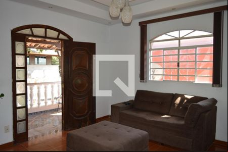Sala de casa à venda com 3 quartos, 708m² em Ressaca, Contagem