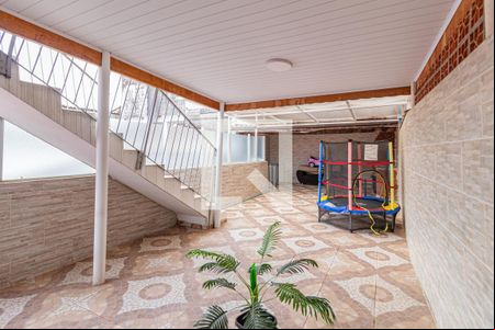 Quintal de casa para alugar com 3 quartos, 196m² em Vila Yolanda, Osasco