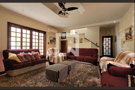 Sala de casa para alugar com 4 quartos, 500m² em Marapé, Santos