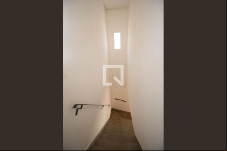 Escada de casa à venda com 4 quartos, 200m² em Parque São Domingos, São Paulo