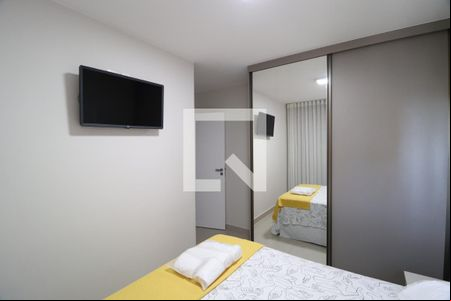 Quarto 1  de apartamento para alugar com 2 quartos, 58m² em Santa Mônica, Uberlândia
