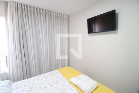Quarto 1  de apartamento para alugar com 2 quartos, 58m² em Santa Mônica, Uberlândia