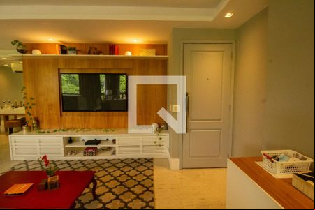 Sala de TV de apartamento à venda com 4 quartos, 160m² em Barra da Tijuca, Rio de Janeiro