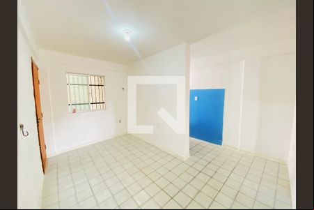 Sala de casa para alugar com 2 quartos, 44m² em Boca do Rio, Salvador