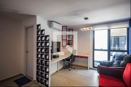 Sala de casa de condomínio para alugar com 2 quartos, 126m² em Real Parque, São Paulo