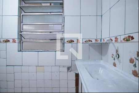 Cozinha de casa de condomínio para alugar com 1 quarto, 20m² em Vila Ponte Rasa, São Paulo