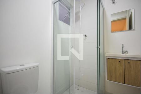 Banheiro de kitnet/studio para alugar com 1 quarto, 20m² em Vila Sonia, São Paulo