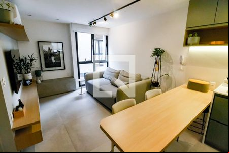 Sala de casa de condomínio à venda com 2 quartos, 112m² em Real Parque, São Paulo