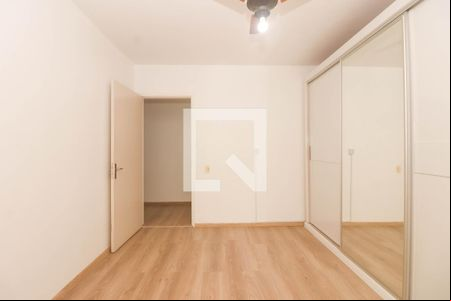 Quarto de apartamento à venda com 1 quarto, 47m² em Vila Ipiranga, Porto Alegre