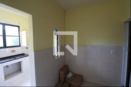 Sala de kitnet/studio para alugar com 1 quarto, 30m² em Trindade, São Gonçalo