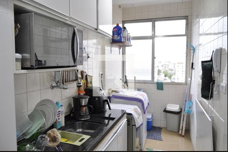 Cozinha de apartamento para alugar com 2 quartos, 51m² em Todos Os Santos, Rio de Janeiro
