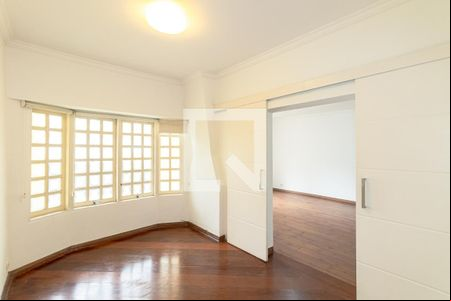 Sala 2 de casa para alugar com 4 quartos, 200m² em Vila Nova Conceição, São Paulo