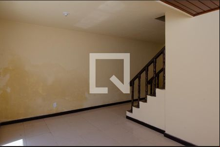 Sala de casa de condomínio à venda com 3 quartos, 140m² em Recreio dos Bandeirantes, Rio de Janeiro