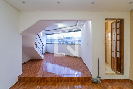 Sala de casa à venda com 2 quartos, 222m² em Parque Santa Madalena, São Paulo
