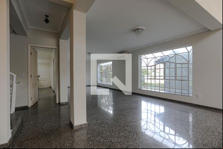 Sala de casa para alugar com 5 quartos, 500m² em Vila Oliveira, Mogi das Cruzes