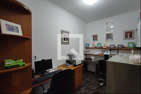 Escritório de casa para alugar com 4 quartos, 299m² em Vila Paraíso, Campinas