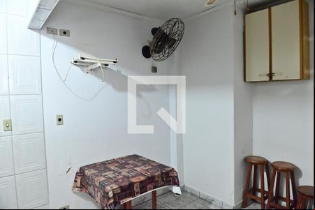 Sala de kitnet/studio para alugar com 1 quarto, 36m² em Guilhermina, Praia Grande