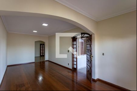 Sala de casa à venda com 3 quartos, 230m² em Cenaculo, Belo Horizonte