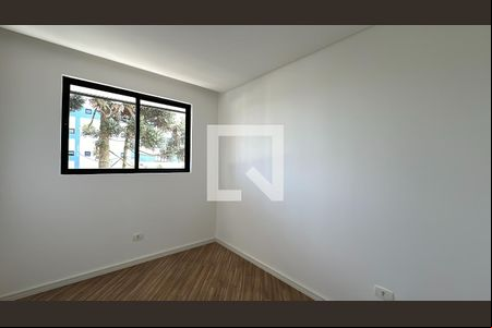 Quarto 1 de apartamento para alugar com 2 quartos, 77m² em Bacacheri, Curitiba