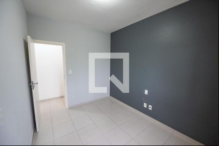 Quarto de apartamento para alugar com 2 quartos, 65m² em Pq São Luis, Taubaté