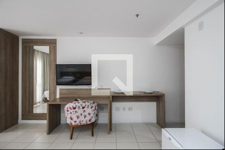 Quarto de kitnet/studio para alugar com 1 quarto, 30m² em Centro, Nova Iguaçu