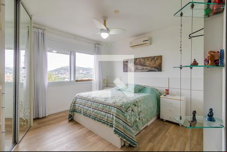Quarto 1 de casa para alugar com 3 quartos, 330m² em Medianeira, Porto Alegre