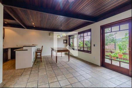 Sala de casa para alugar com 3 quartos, 330m² em Medianeira, Porto Alegre