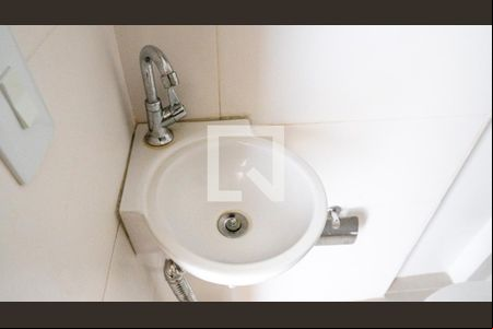 Banheiro de kitnet/studio para alugar com 1 quarto, 38m² em Centro, São Paulo