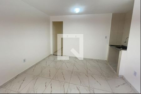 Sala de casa para alugar com 1 quarto, 20m² em Parque Paulicéia, Duque de Caxias
