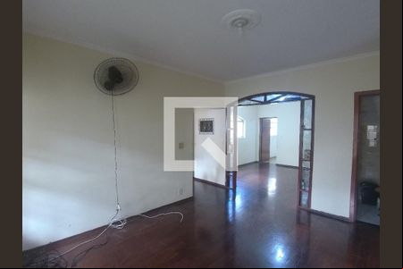 Sala de casa à venda com 3 quartos, 200m² em Jardim Santa Mena, Guarulhos