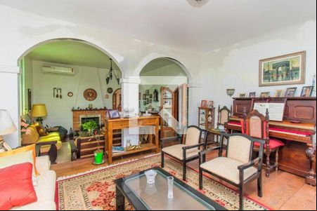 Casa à venda com 6 quartos, 500m² em Chácara das Pedras, Porto Alegre