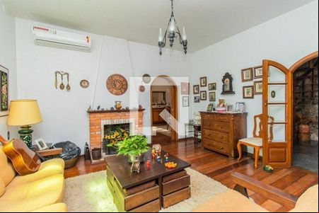 Casa à venda com 6 quartos, 500m² em Chácara das Pedras, Porto Alegre